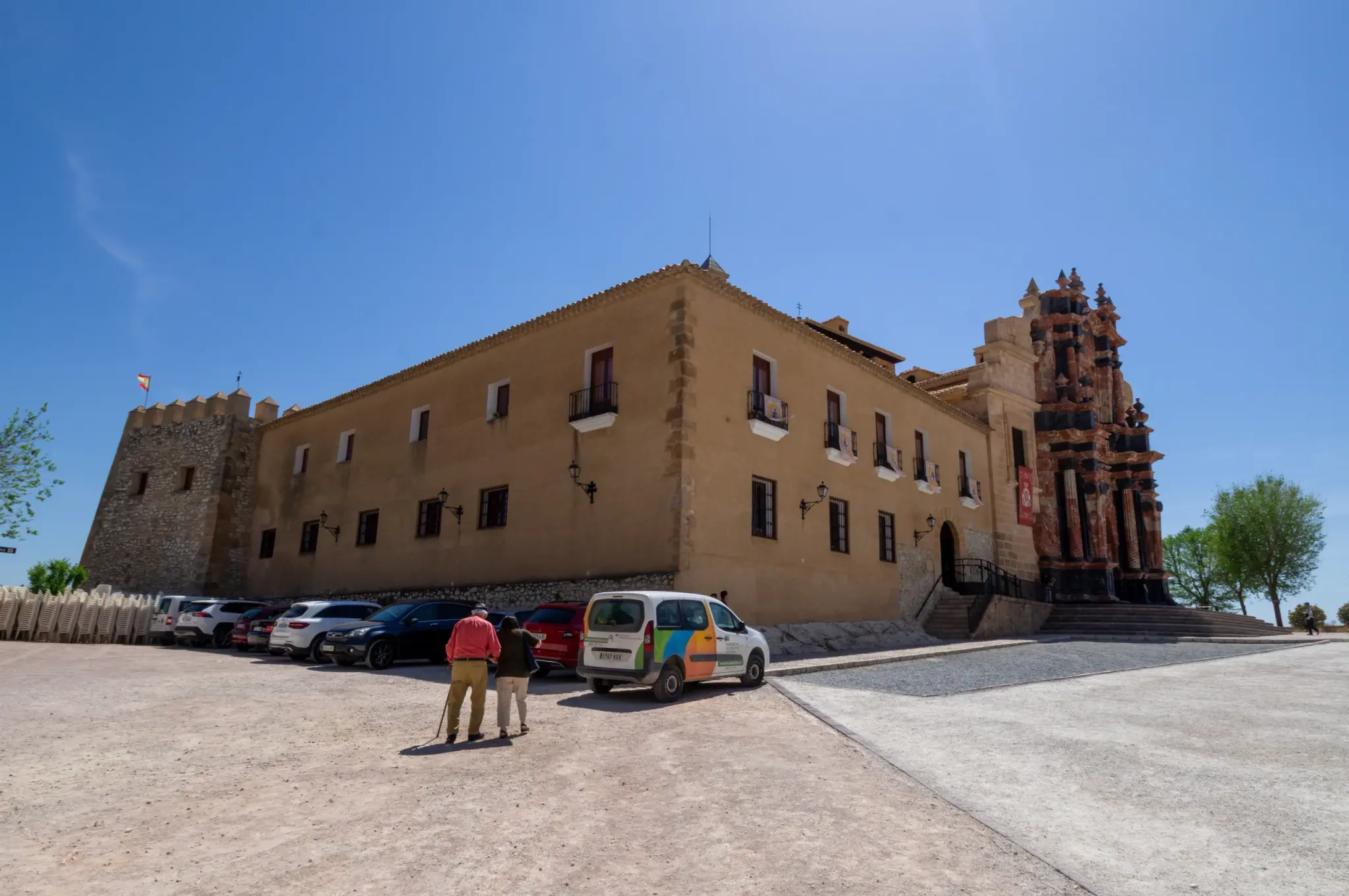 Exterior lateral del complejo de la Basílica de la Vera Cruz