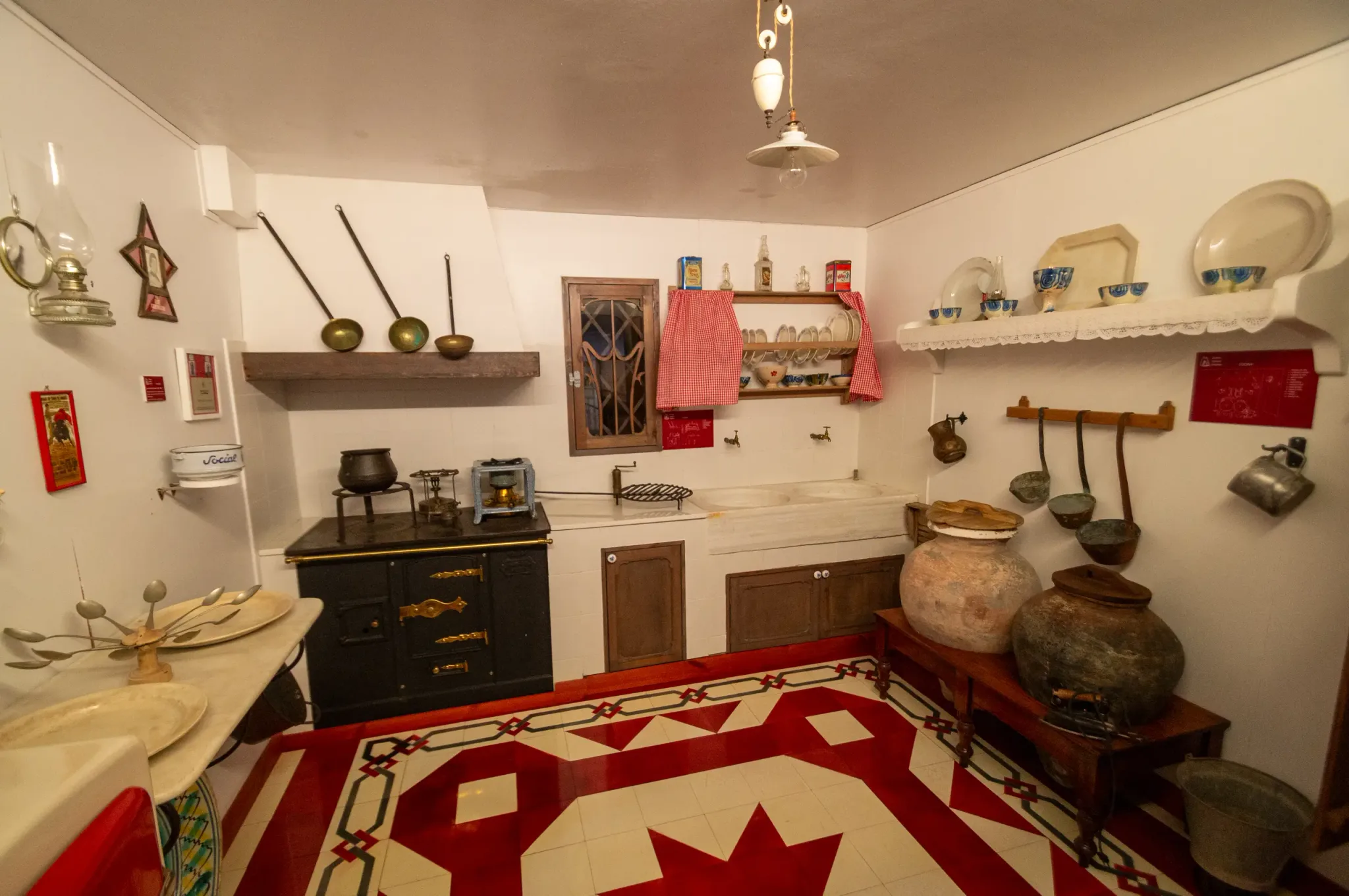 Traditionelle Handels- und Transportausstellungen im Antonio Paredes Museum, Ansicht 9