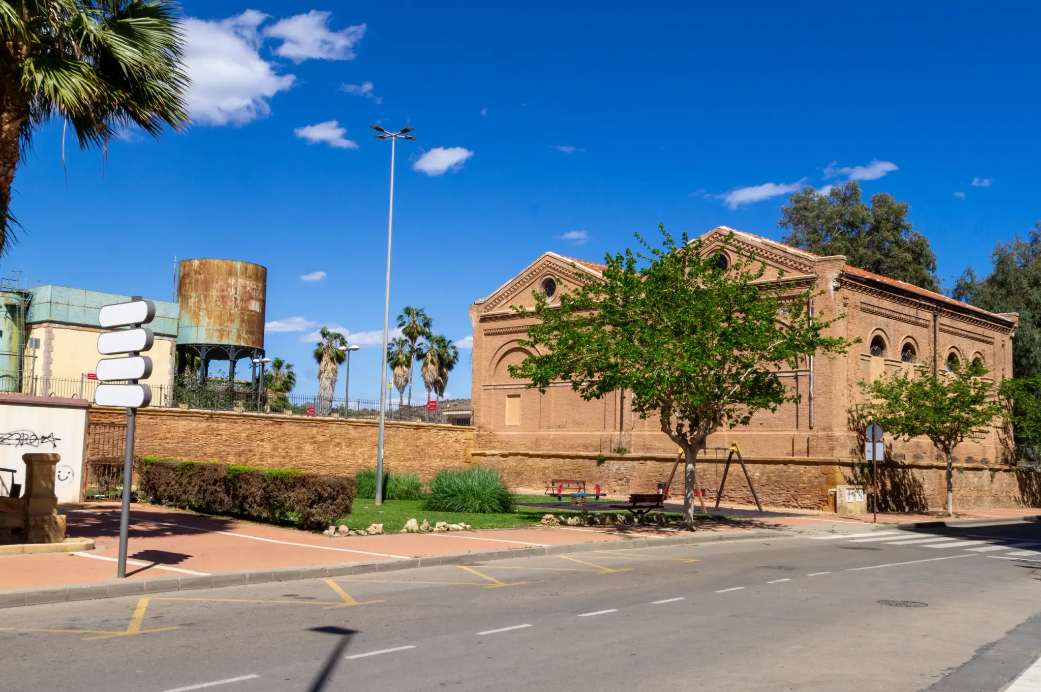 Stone railway heritage building in Águilas