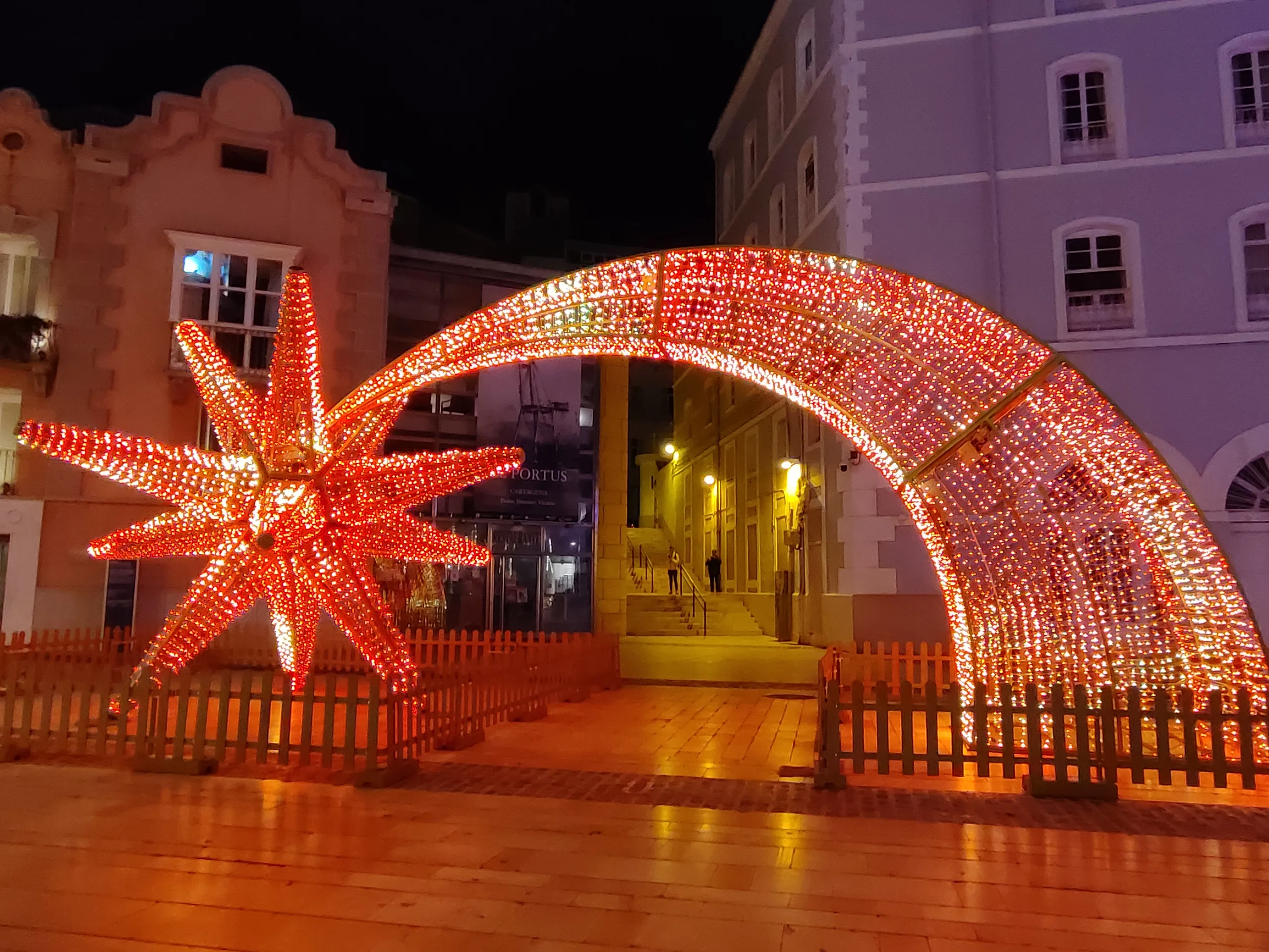 Eine leuchtende Sternschnuppe in Cartagena.