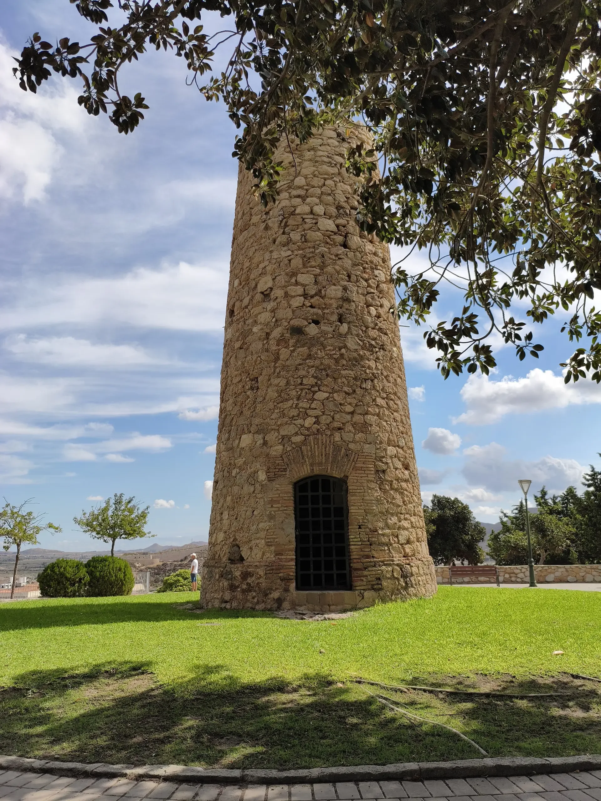 Tall narrow stone tower in Parque Torres
