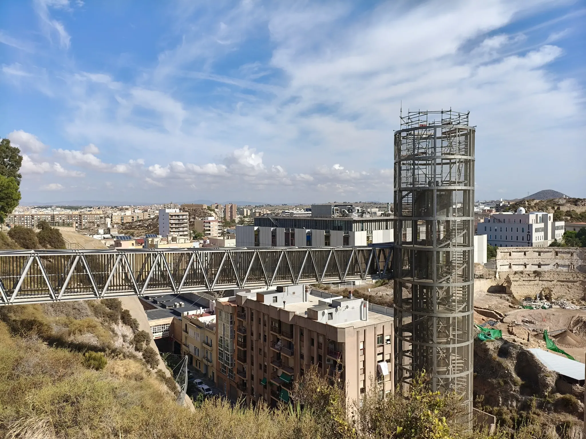 Metal walkway connecting the panoramic lift with Concepción Hill