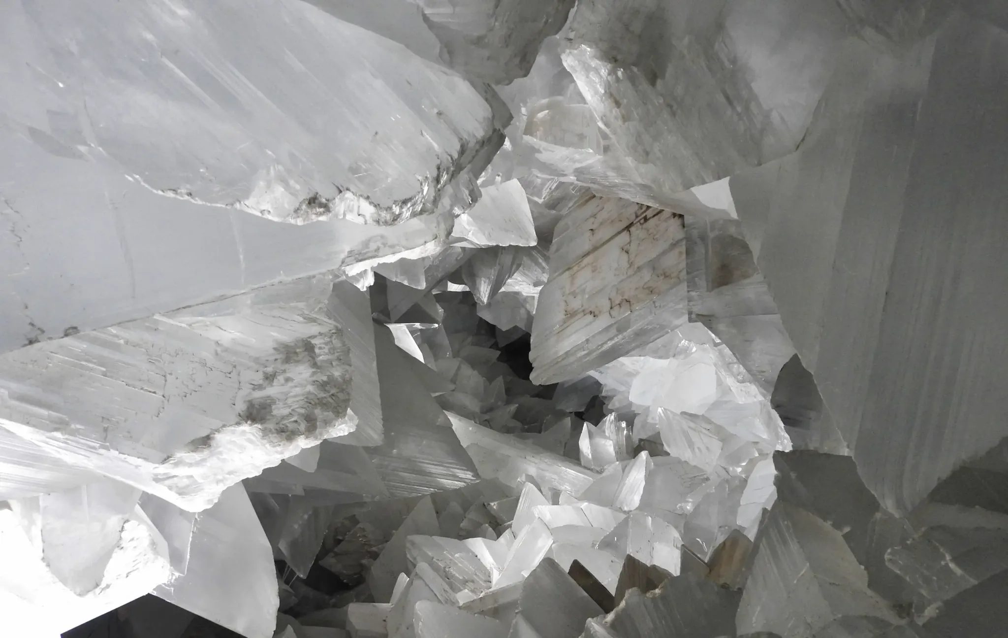 Close view of white gypsum crystals in the Pulpí Geode