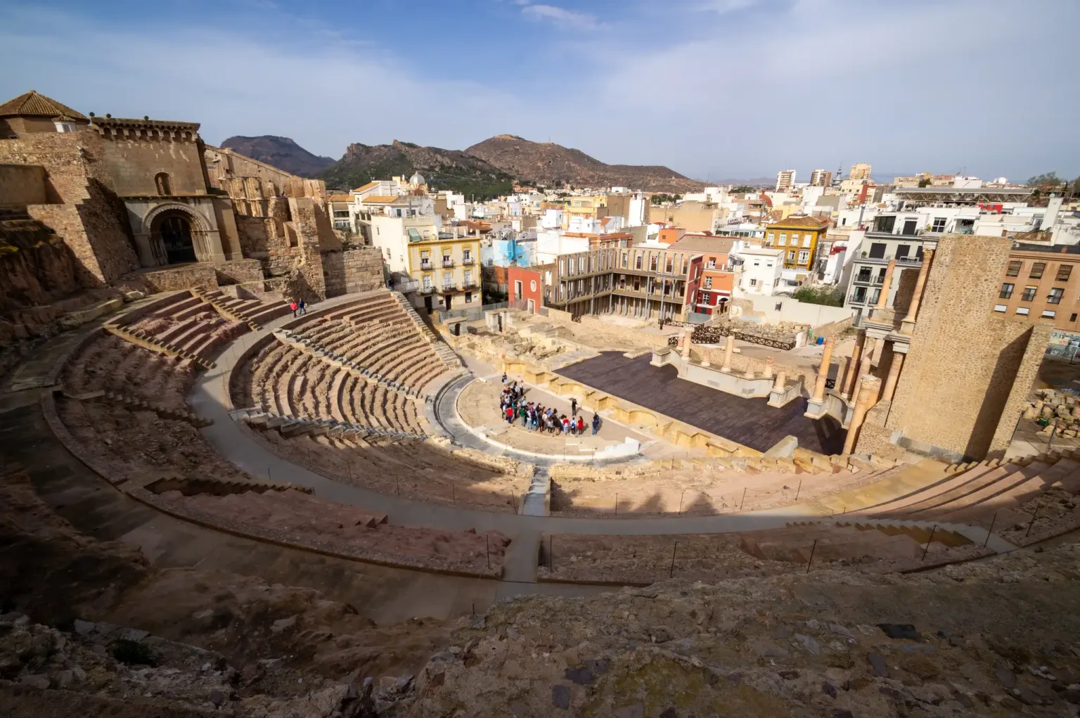 Het Romeinse theater van Cartagena van bovenaf bekeken